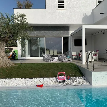 Apartment House Four House Anzio
