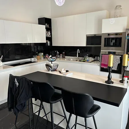 House Four House * Anzio